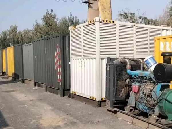 当雄200KW柴油发电机机组每小时油耗是多少？